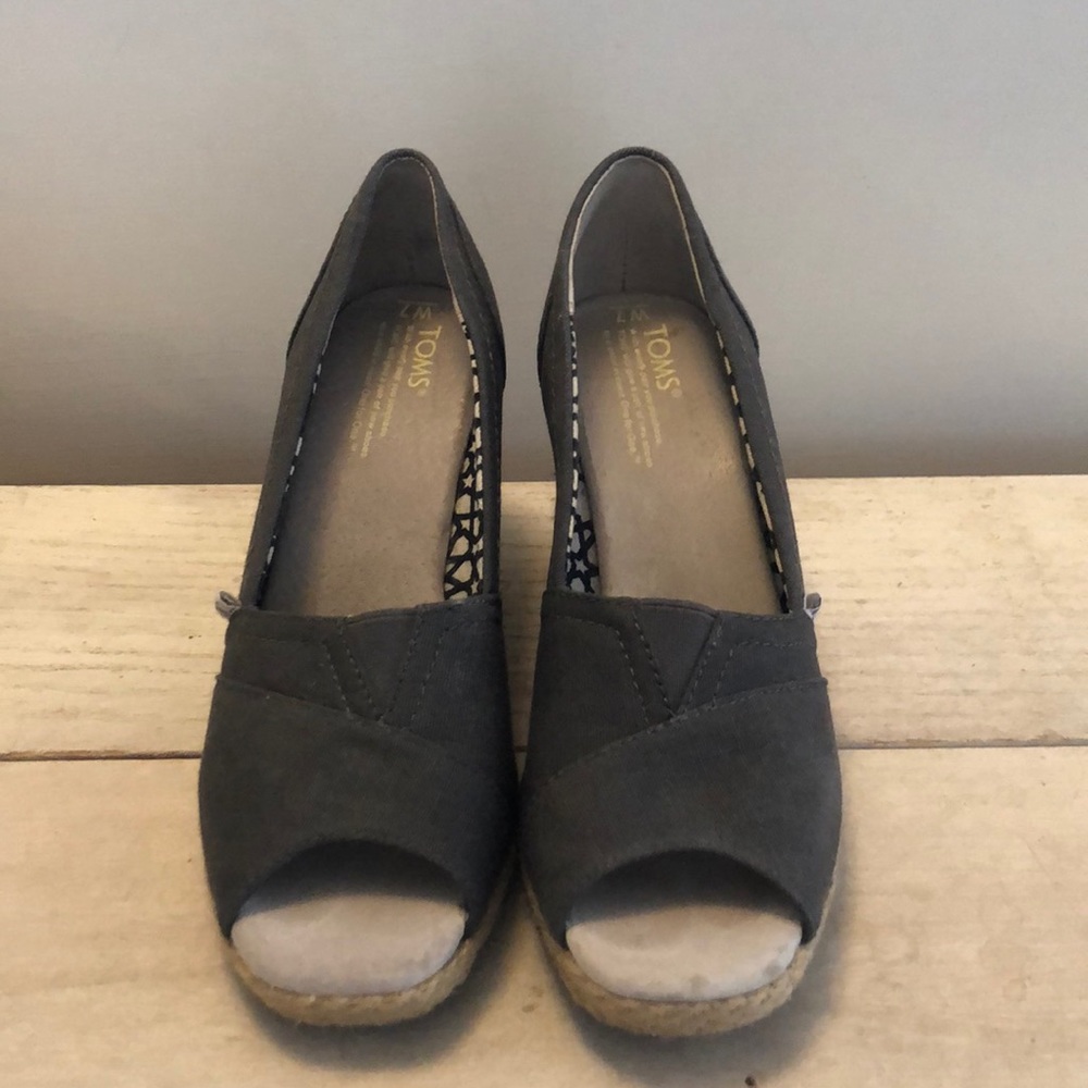 Tons Classic Wedge Sandal